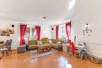 Prodej zánovního vícegeneračního rodinného domu v Brozanech - 9