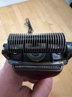 Prodám holící strojek Braun - 9