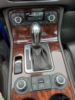 Predávam Volkswagen touareg 3.0 180 kW VW - 9