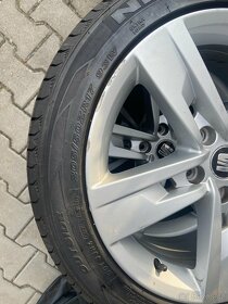 Originální ALU Seat včetně pneu 5x112 R17 ET49 - 9