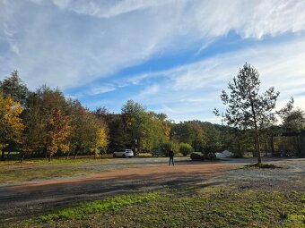 EXKLUZIVNÍ STAVEBNÍ POZEMEK U ŘEKY BEROUNKY 17 000M2 - 9