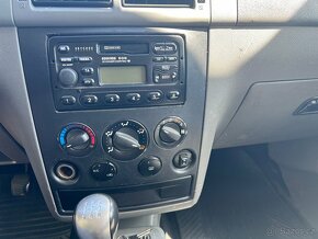 Ford Tourneo Connect 1.8Tdci verze XL - 9