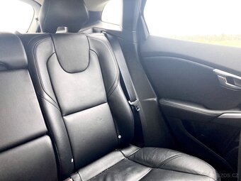Volvo V40, 2018, 170tis km, kůže, TOP - 9