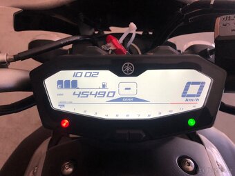 Yamaha mt 07 - 9