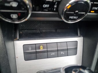 Škoda Octavia 3 2.0 TDI 110kW DSG,FULL LED, NAVI - 9