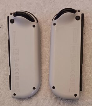 Prodám Nintendo Switch OLED 128GB - 9