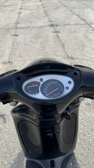 Aprilia Scarabeo 50 - 9