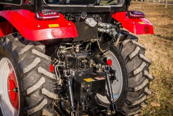 Traktor HANWO HWE 354R, STAGE V, 4 válcový motor víčko - 9
