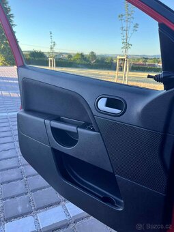 Ford Fiesta - 9