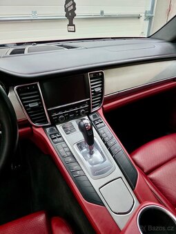 Porsche Panamera 4 - 9