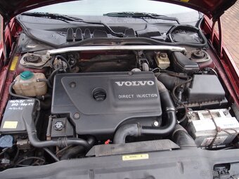 Volvo V70 2,5 - 9