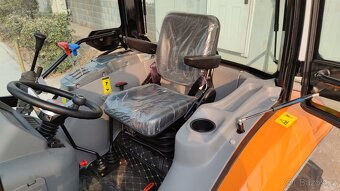 Traktor TIGER 704 - 9