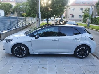 Toyota Corolla GR 1.8i Hybrid, hatchback, CZ, 1. majitel - 9