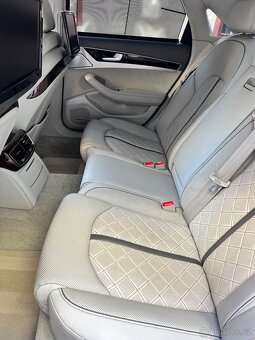 Audi S8, V8 382 kW (520 koní) - 9
