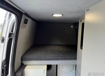 Mercedes Sprinter obytná dodávka top stav - 9