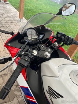 2012 Honda cbr125r - 9