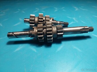 DÍLY JAWA, ČZ  a  SKUTR - 9