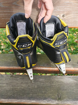 Brankarske brusle vel 9.5 / 45 CCM, True - 9