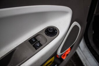 Renault Zoe 2016, 65kW - 9