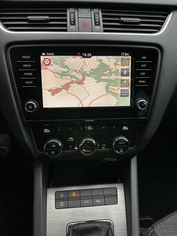 Škoda Octavia combi 1.5 TSI - 9