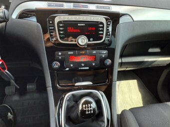 Ford Galaxy 2,0Tdci 103kW r.v.2013 7míst Serviska - 9