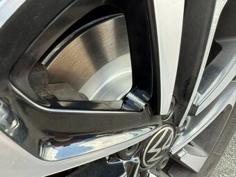VW Touran United 2.0TDi dsg 110kw m.ř.2021 full LED tažné - 9
