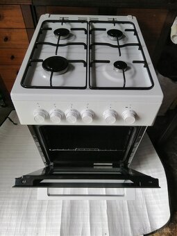 Plynový sporák zn. BEKO - 9