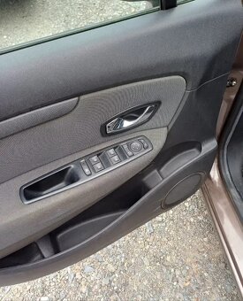 Renault megane grand scenic 1.5.dci - 9