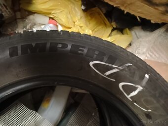 Celoroční gumy 215/65/r17 - 9