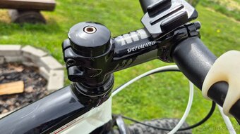 Celoodpružené kolo Specialized - 9