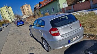 Nadčasová stříbrná kráska BMW 118D hledá svůj nový domov - 9