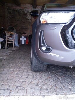 Hilux 18" kola+ pneu+ rozsir.podlozky - 9