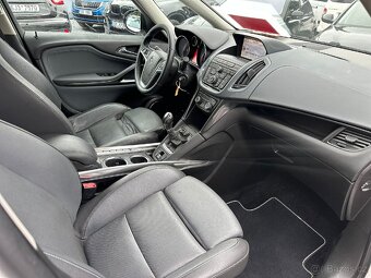 Opel Zafira Tourer 2.0 CDTi | 96 kW | 2013 | Manuál
- 9
