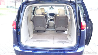 Chrysler Pacifica 3,6L V6, 7 míst, LPG, KRÁSNÝ - 9