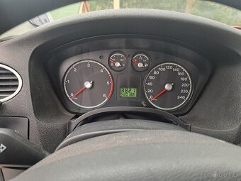 Ford Focus kombi TDCi STK 7/2026 - 9