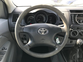 Toyota Hilux 2,5 D-4D Double Cab Terra - 9