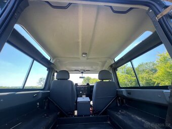 Land Rover Defender 90 SE - 9