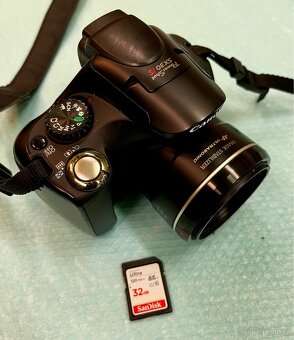 Canon PowerShot SX30 IS 14,1 Mpx CCD 24–840 mm zoom - 9