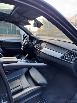 BMW X5 E70, 3.0d 173 kW, rok 2007, Stk 11/2026 panorama - 9
