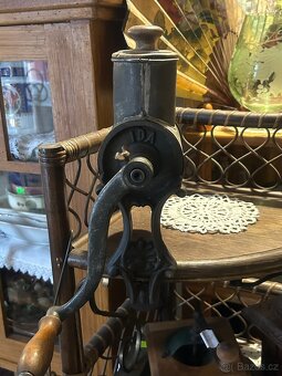 Starý litinový mlýnek „IDA“ – (1880–1920) - 9