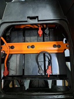 Elektroskútr Hecht Equis - najeto 138km, nové baterie - 9