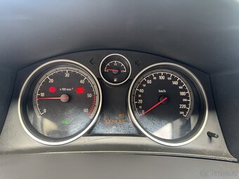Opel Astra 1.9 - 9