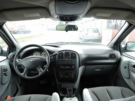Chrysler Grand Voyager 2,8 CRD Aut. Stow´N Go 7míst 2004 - 9
