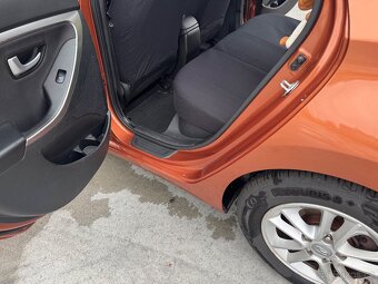 Prodám Hyundai i30 combi 1.6 - 88kw DOHC Benzin KM 71000 - 9
