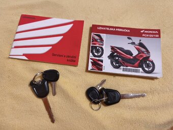 Havarovaný skůtr Honda PCX 125 - 9