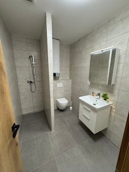 PRONÁJEM NOVĚ VYBUDOVANÉHO BYTU 2+KK, ROSTĚNICE – ZVONOVICE - 9