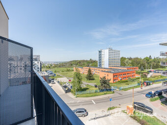 Pronájem bytu 1+kk, Za Černým mostem, Kyje, 18000 Kč/měs, 30 - 9