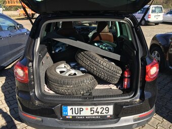 VW Tiguan 2.0 TSI - 9