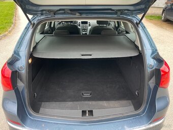 Opel Astra J SPORT TOURER 1.7 CDTI 2012 - 9