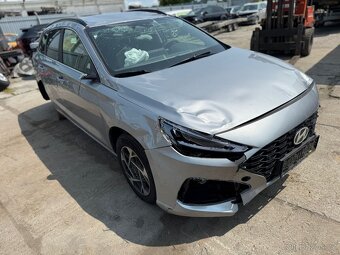Hyundai i30 combi 1.5i 2024 STYLE motor start 7TKM - 9